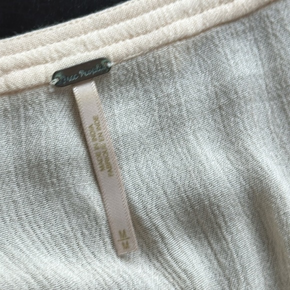 Free people “sugar magnolia” bell 3/4 sleeve smoked top SZ XS-M - Picture 9 of 10